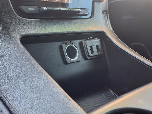 Used 2019 Chevrolet Suburban LT w/ Luxury Package image 14