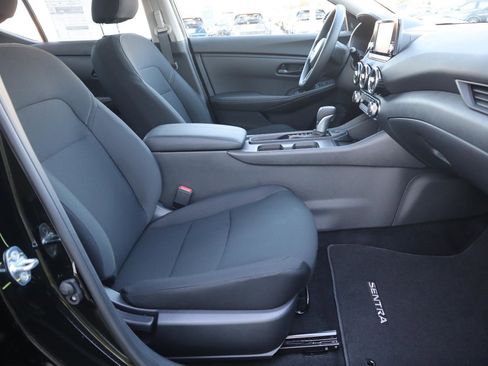 Used 2025 Nissan Sentra S image 39