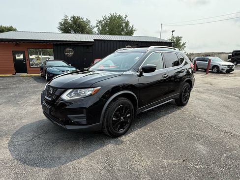 Used 2020 Nissan Rogue SV AWD/4WD image 1