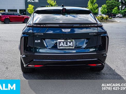 Used 2024 Cadillac Lyriq Luxury AWD/4WD image 10