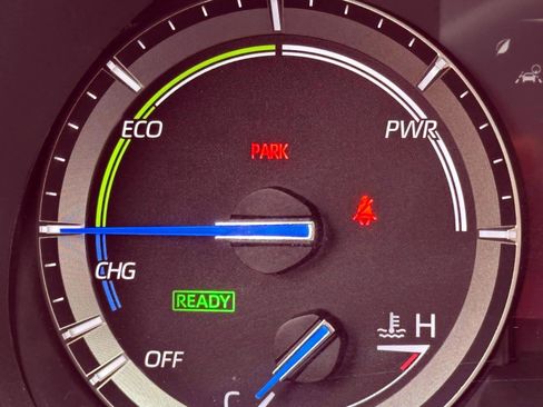 Certified 2021 Toyota Highlander XLE image 30