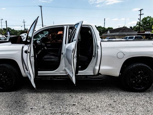 Used 2018 Toyota Tundra SR5 RWD image 27