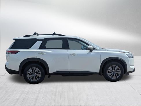 Used 2023 Nissan Pathfinder SV AWD/4WD image 8