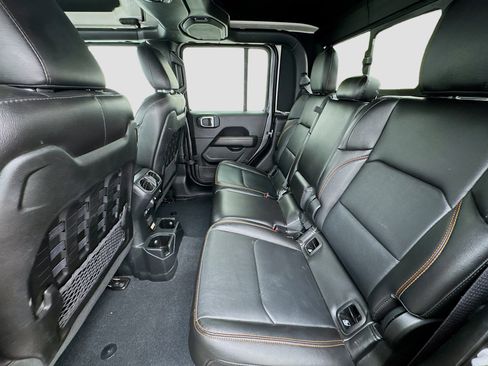 Used 2022 Jeep Gladiator Mojave w/ Trailer Tow Package image 15