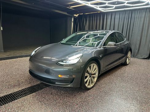 Used 2018 Tesla Model 3 Long Range AWD/4WD image 3