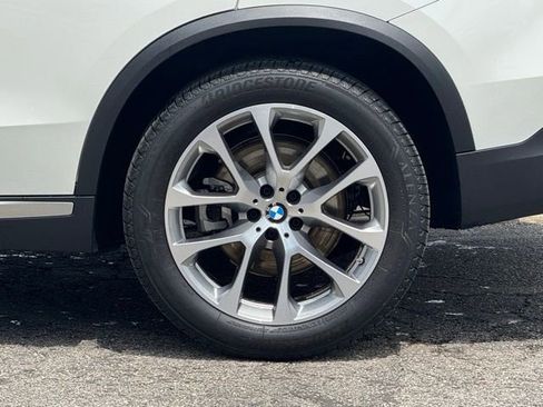 Certified 2025 BMW X5 xDrive40i w/ Premium Package AWD/4WD image 4