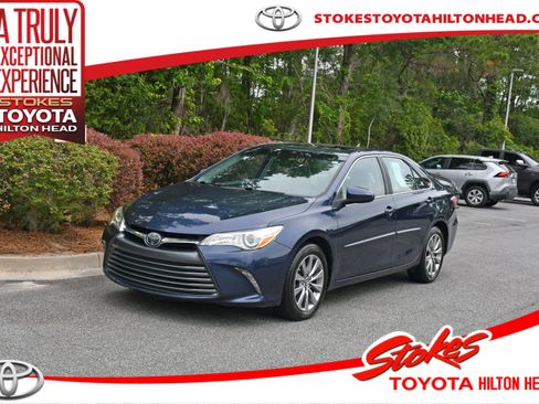 Used 2016 Toyota Camry XLE w/ Moonroof Package FWD image 1