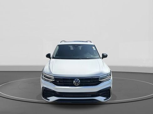 Used 2023 Volkswagen Tiguan SE R-Line FWD image 2