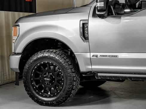 Used 2022 Ford F250 Platinum w/ FX4 Off-Road Package AWD/4WD image 12
