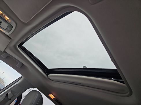 Used 2021 Toyota Sienna XLE image 14