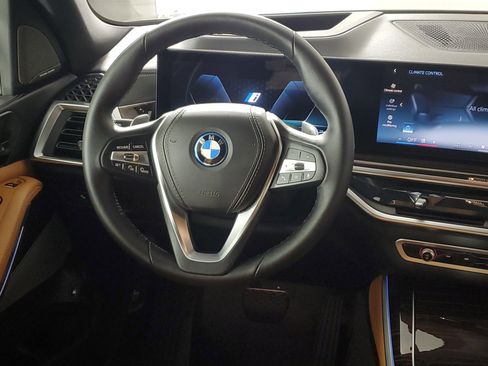 New 2026 BMW X5 xDrive50e w/ Climate Comfort Package image 12