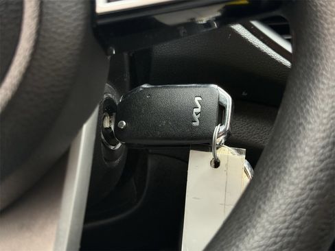 Used 2020 Kia Forte LXS image 22