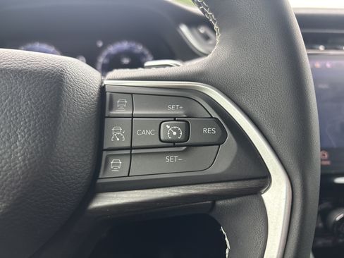 Used 2024 Jeep Grand Cherokee L Limited w/ Black Appearance Package AWD/4WD image 20