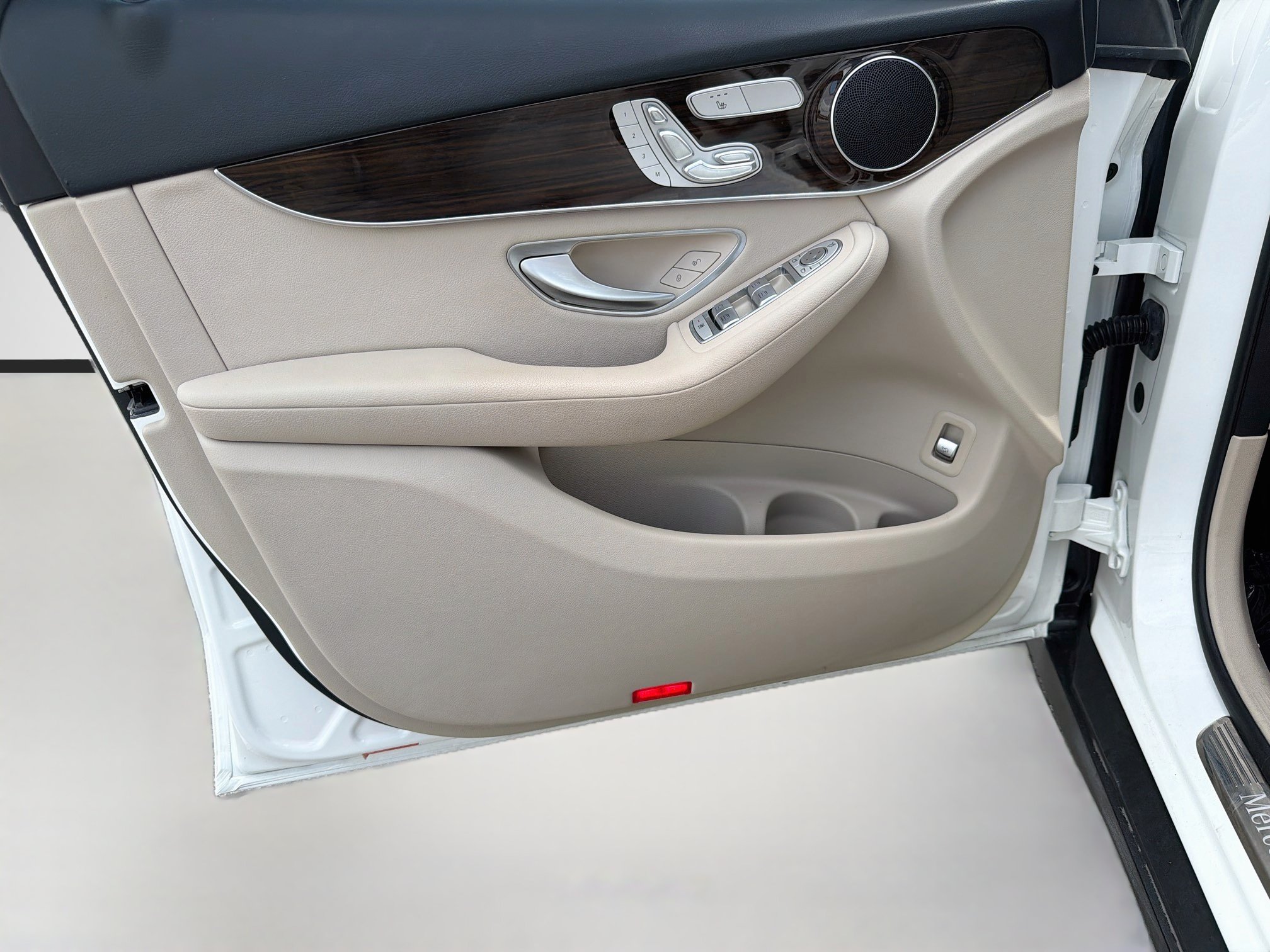 Used 2022 Mercedes-Benz GLC 300 4MATIC image 22