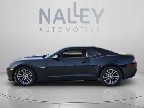 Used 2015 Chevrolet Camaro LT RWD image 2