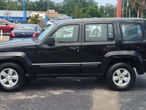 Used 2012 Jeep Liberty Sport AWD/4WD image 3
