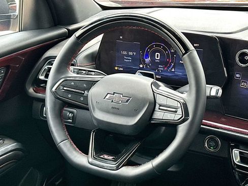 Used 2025 Chevrolet Traverse RS FWD image 27