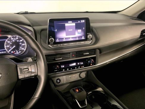 Used 2025 Nissan Rogue SV AWD/4WD image 6