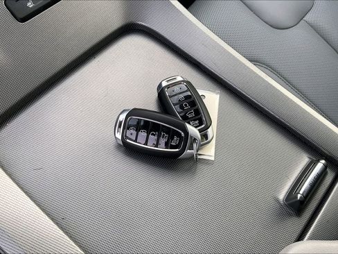 Used 2022 Hyundai Palisade SEL w/ Premium Package image 11