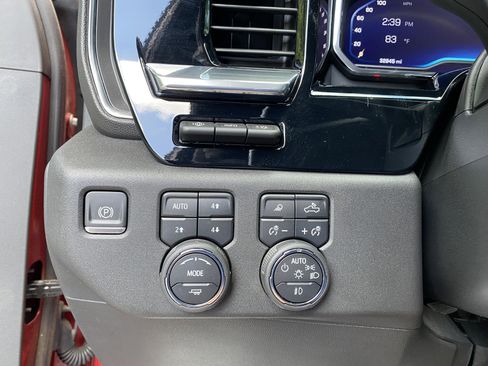 Used 2024 Chevrolet Silverado 2500 High Country w/ High Country Premium Package image 18