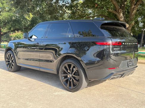 Used 2024 Land Rover Range Rover Sport SE AWD/4WD image 3