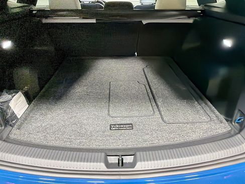 Used 2025 Volkswagen Atlas Cross Sport SEL Premium R-Line image 13