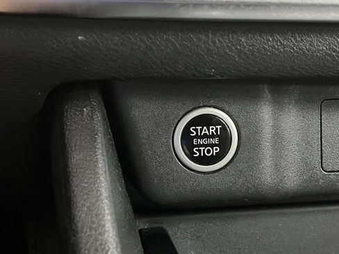 Used 2023 Nissan Rogue SV AWD/4WD image 33