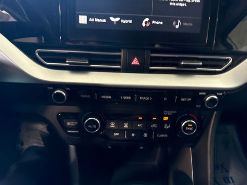 Used 2021 Kia Niro LX FWD image 20
