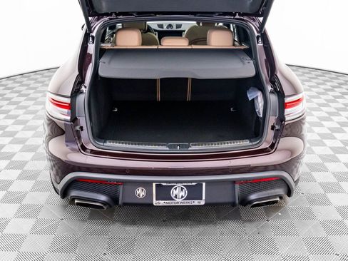 Certified 2026 Porsche Macan AWD/4WD image 31