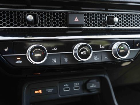 Used 2022 Honda Civic Touring image 32