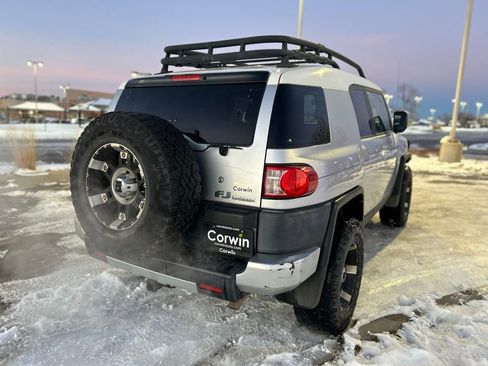 Used 2008 Toyota FJ Cruiser 4WD image 7