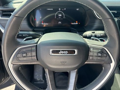 Certified 2024 Jeep Grand Cherokee Limited w/ Luxury Tech Group II image 21