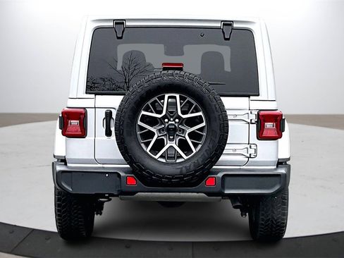 Certified 2024 Jeep Wrangler Sahara image 8