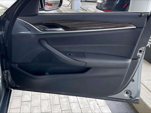 Used 2023 BMW 530e w/ Convenience Package RWD image 26