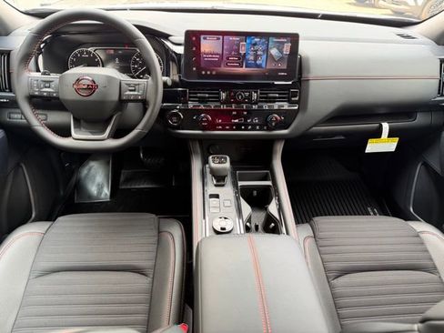 New 2026 Nissan Pathfinder Rock Creek image 32