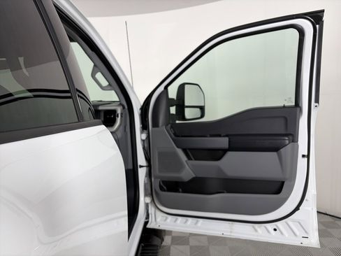 Certified 2024 Ford F350 XLT image 29