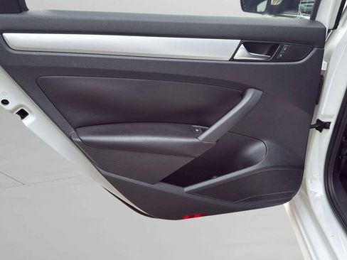 Used 2013 Volkswagen Passat TDI SE image 17