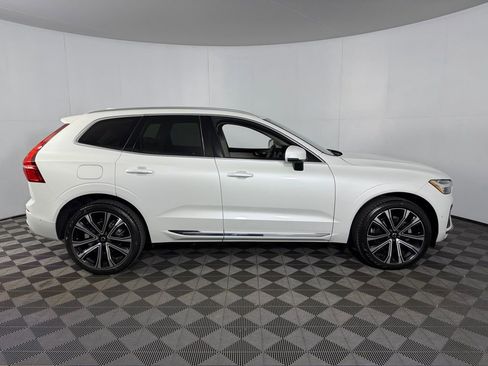 Used 2023 Volvo XC60 B5 Ultimate w/ Climate Package image 4