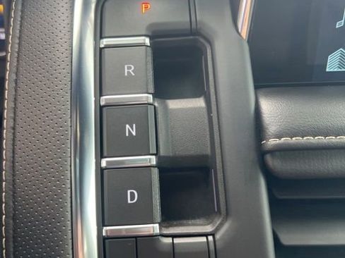 Used 2023 Chevrolet Suburban Premier AWD/4WD image 28