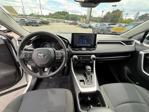 Used 2022 Toyota RAV4 LE AWD/4WD image 13