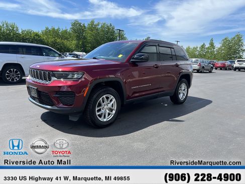 Used 2025 Jeep Grand Cherokee Laredo X w/ Luxury Tech Group I AWD/4WD image 3