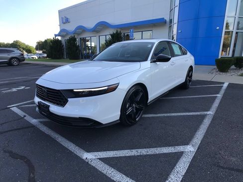 Certified 2025 Honda Accord Sport image 3