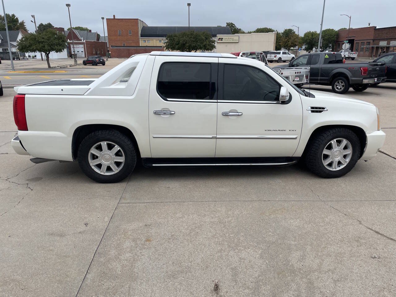 Used 2007 Cadillac Escalade EXT w/ Information Package AWD/4WD image 7