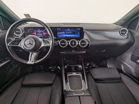 Used 2025 Mercedes-Benz GLA 250 image 16