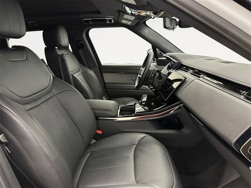 Used 2025 Land Rover Range Rover Sport Dynamic SE image 15