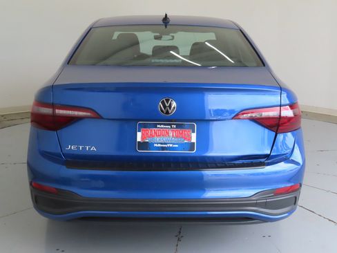 Used 2024 Volkswagen Jetta Sport FWD image 4