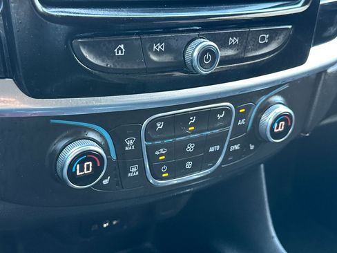 Used 2018 Chevrolet Traverse LT AWD/4WD image 28