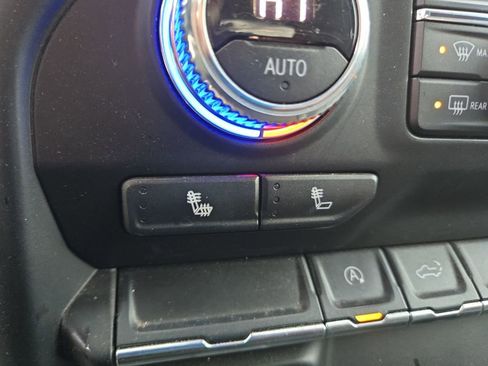 Used 2020 GMC Sierra 1500 SLE w/ SLE Value Package image 23