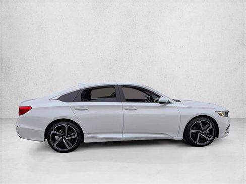 Used 2018 Honda Accord Sport image 4