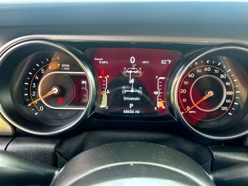 Used 2021 Jeep Wrangler Unlimited Sahara image 17